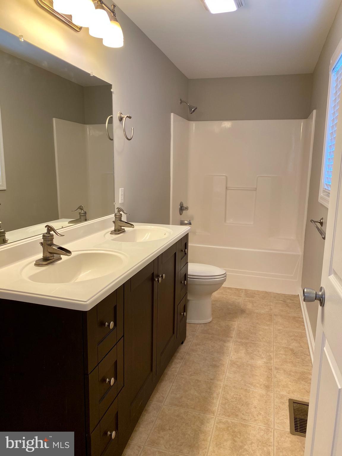 MASSANUTTEN VIEW - Residential Lease