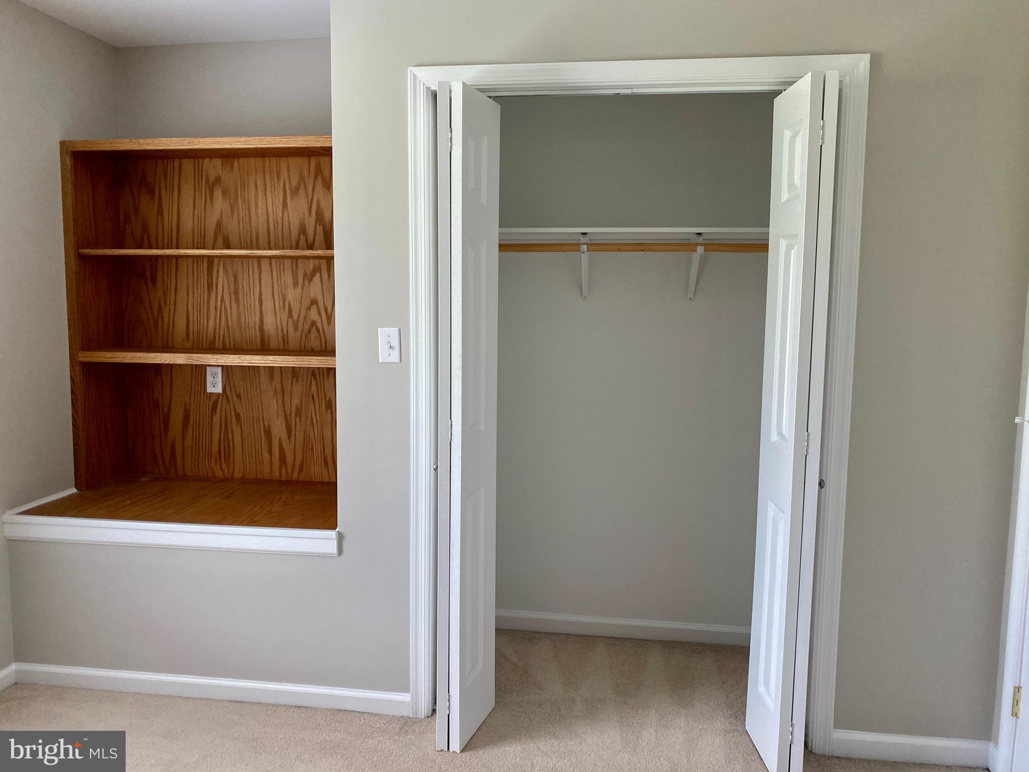 MASSANUTTEN VIEW - Residential Lease