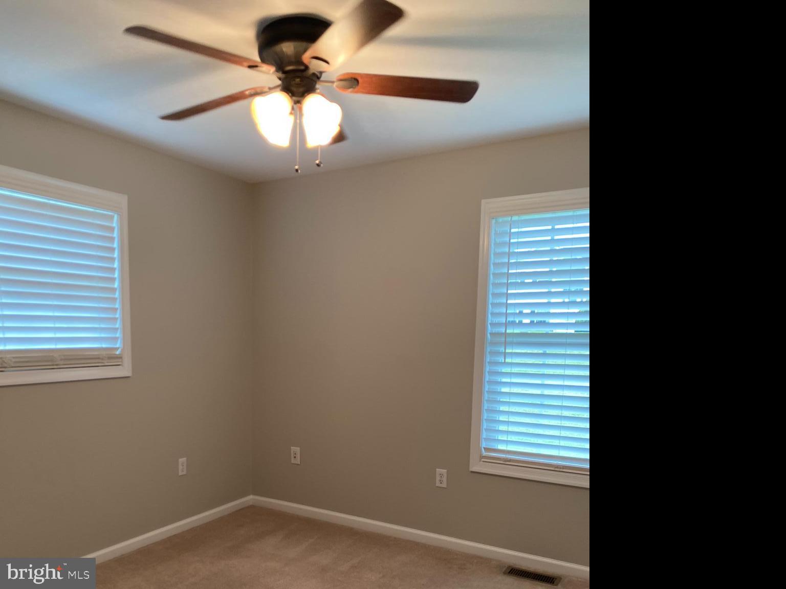 MASSANUTTEN VIEW - Residential Lease