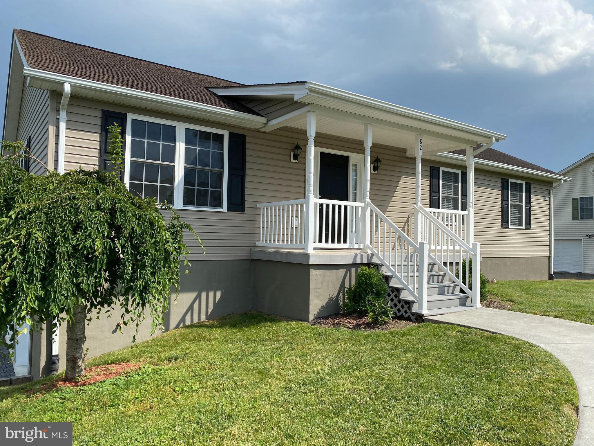 MASSANUTTEN VIEW - Residential Lease