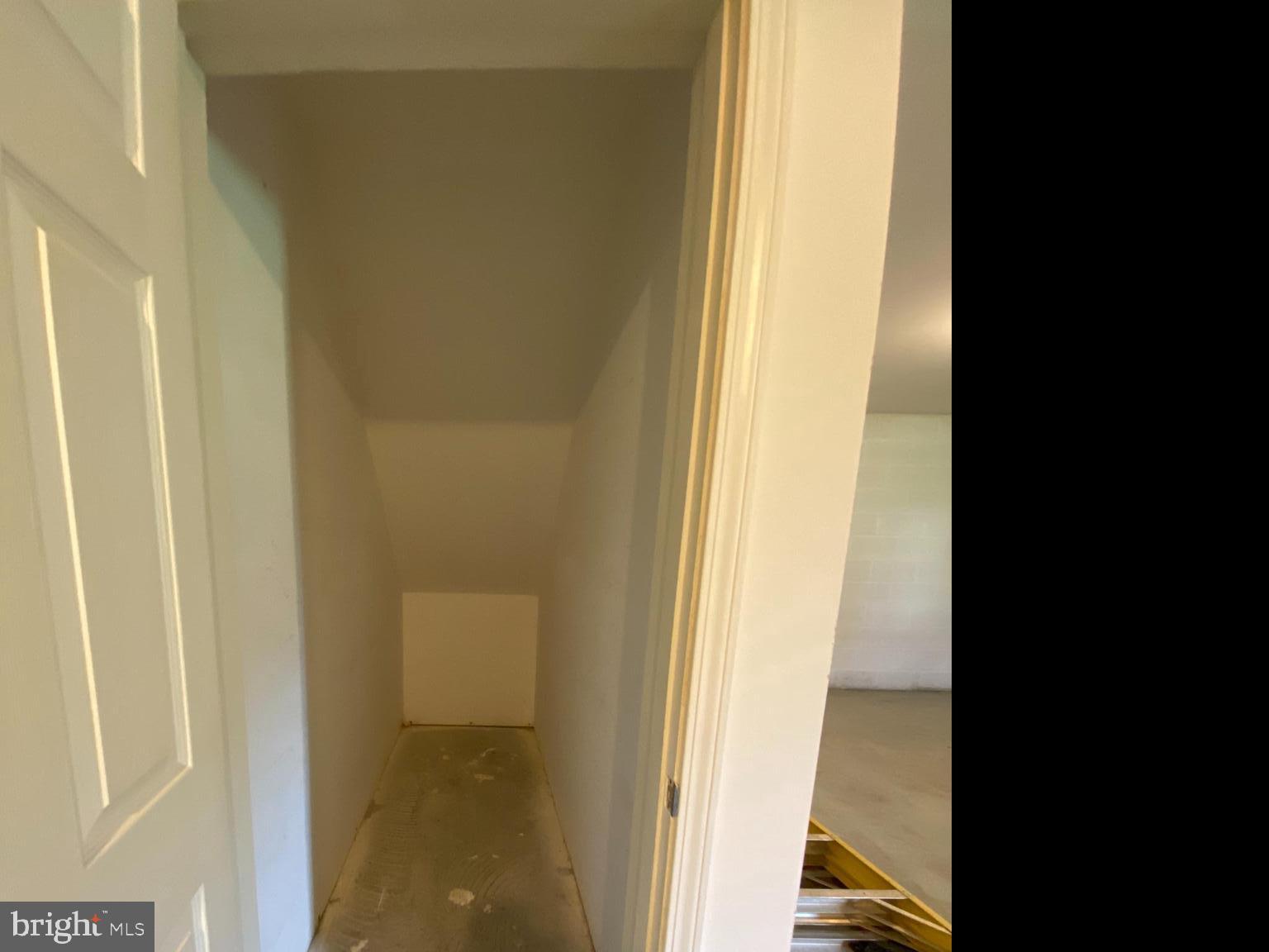 MASSANUTTEN VIEW - Residential Lease