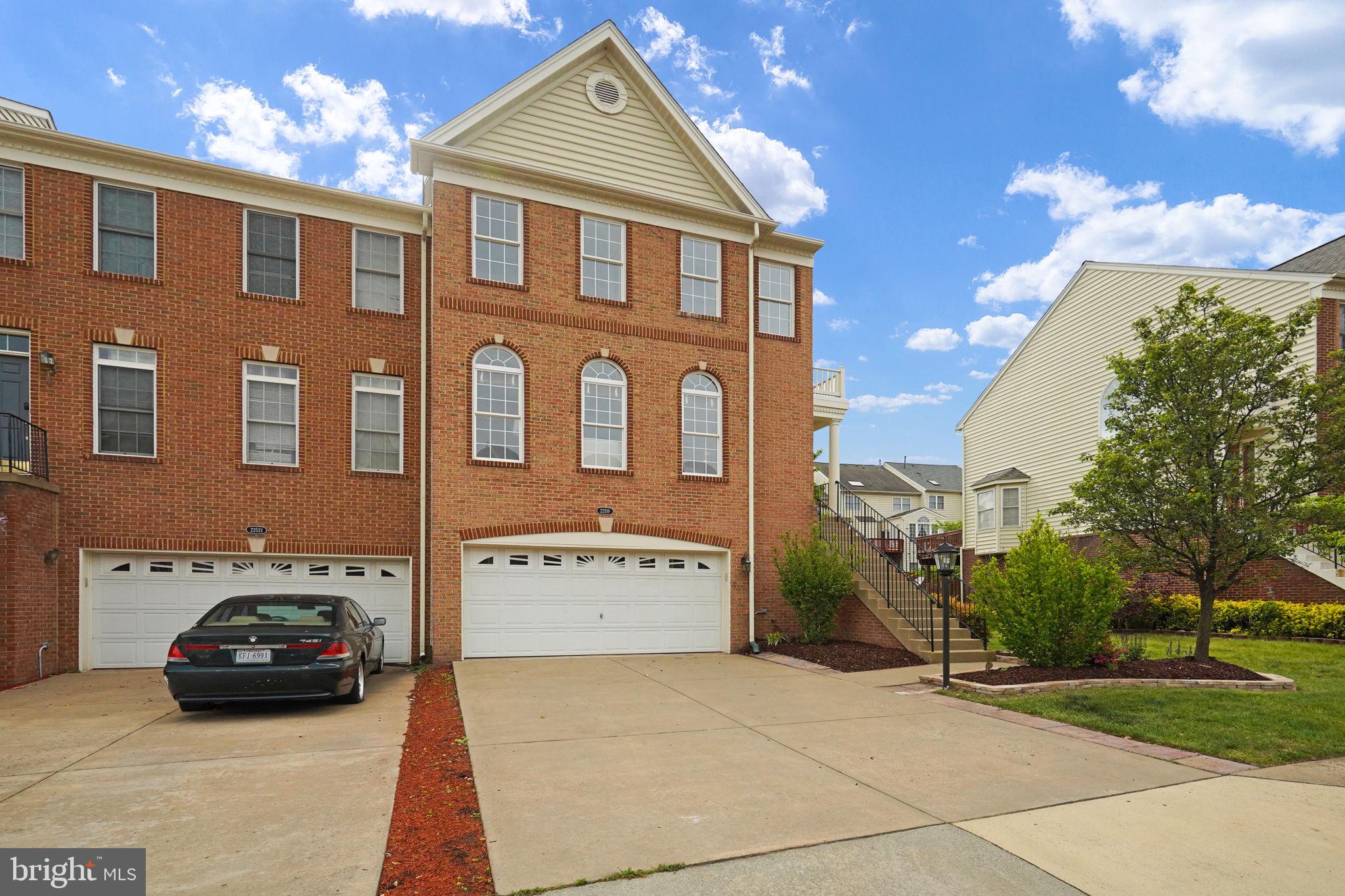 LOUDOUN VALLEY ESTATES - Residential