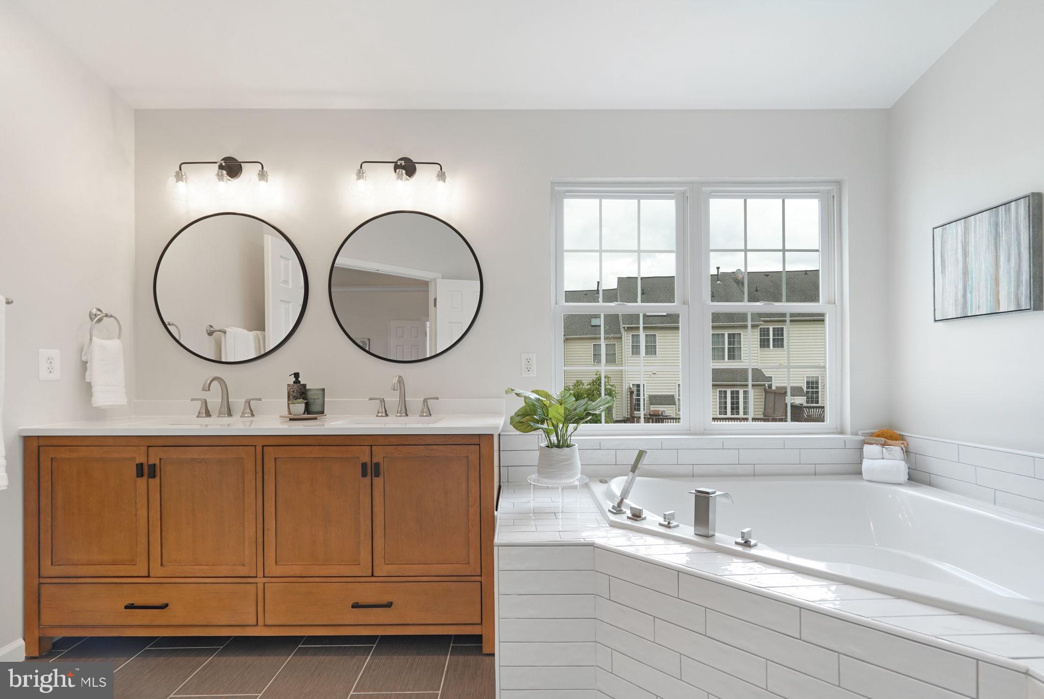 LOUDOUN VALLEY ESTATES - Residential