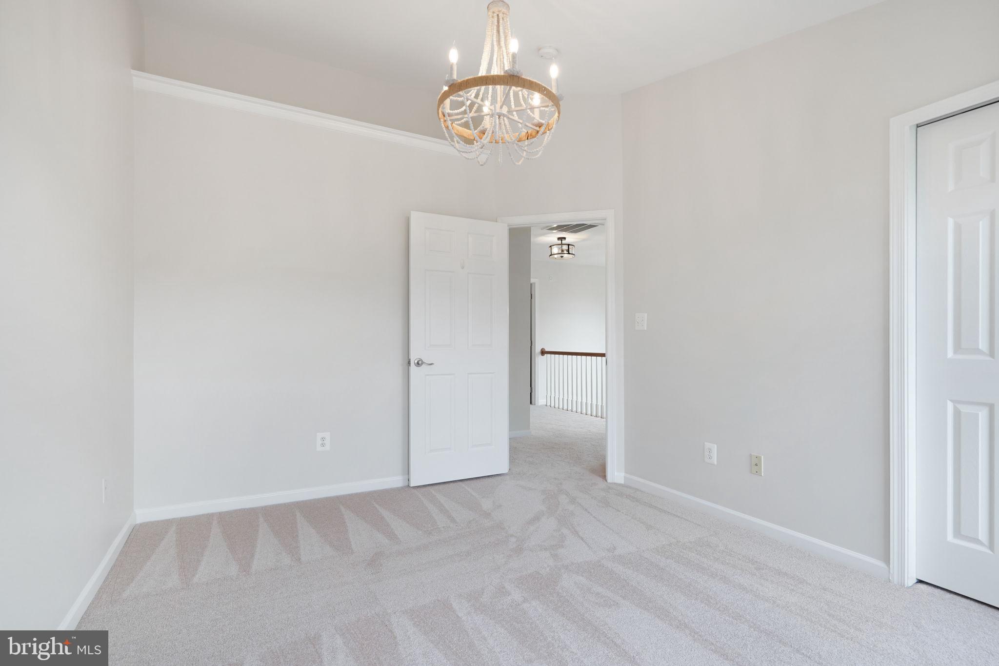 LOUDOUN VALLEY ESTATES - Residential