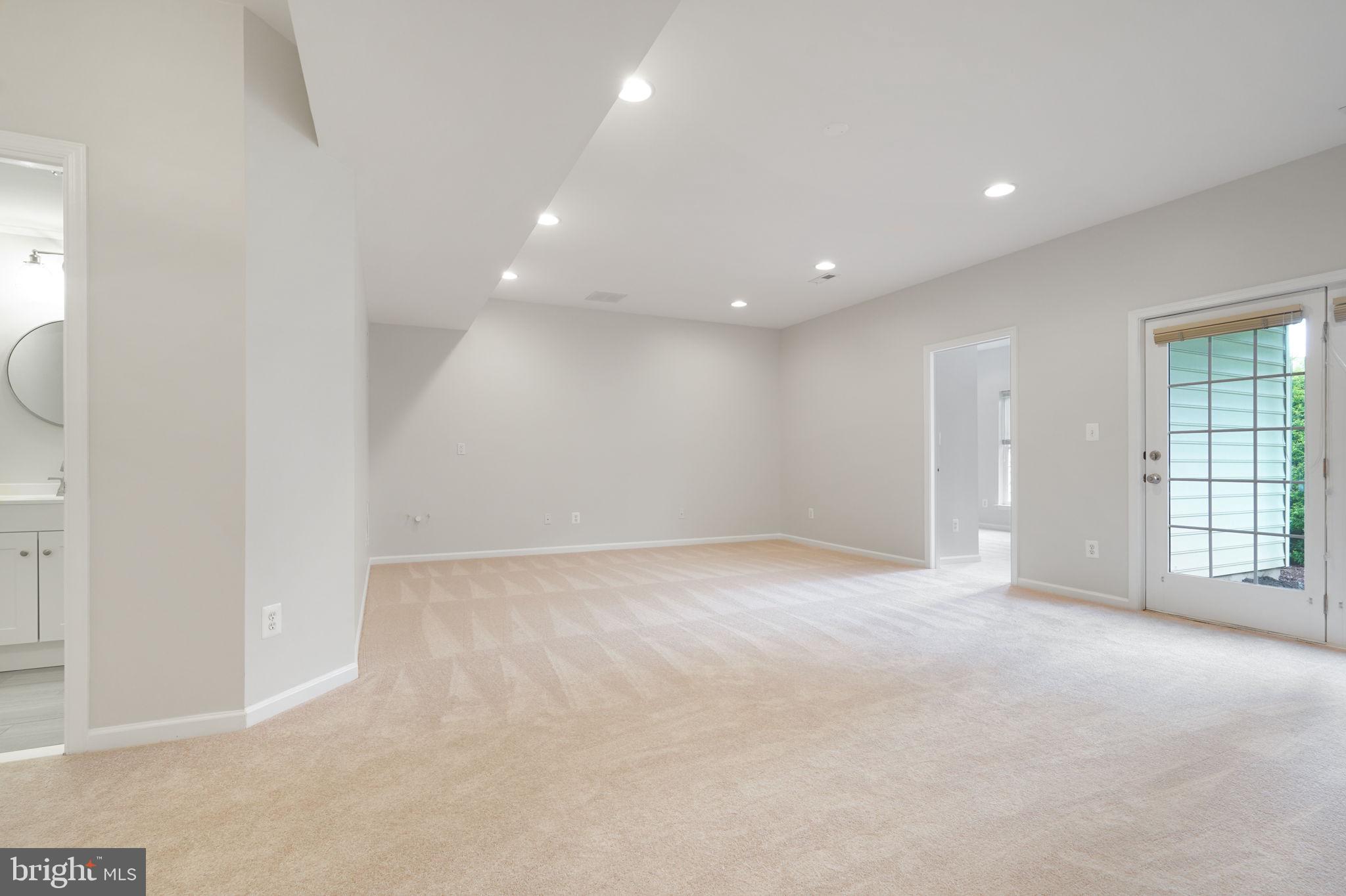 LOUDOUN VALLEY ESTATES - Residential