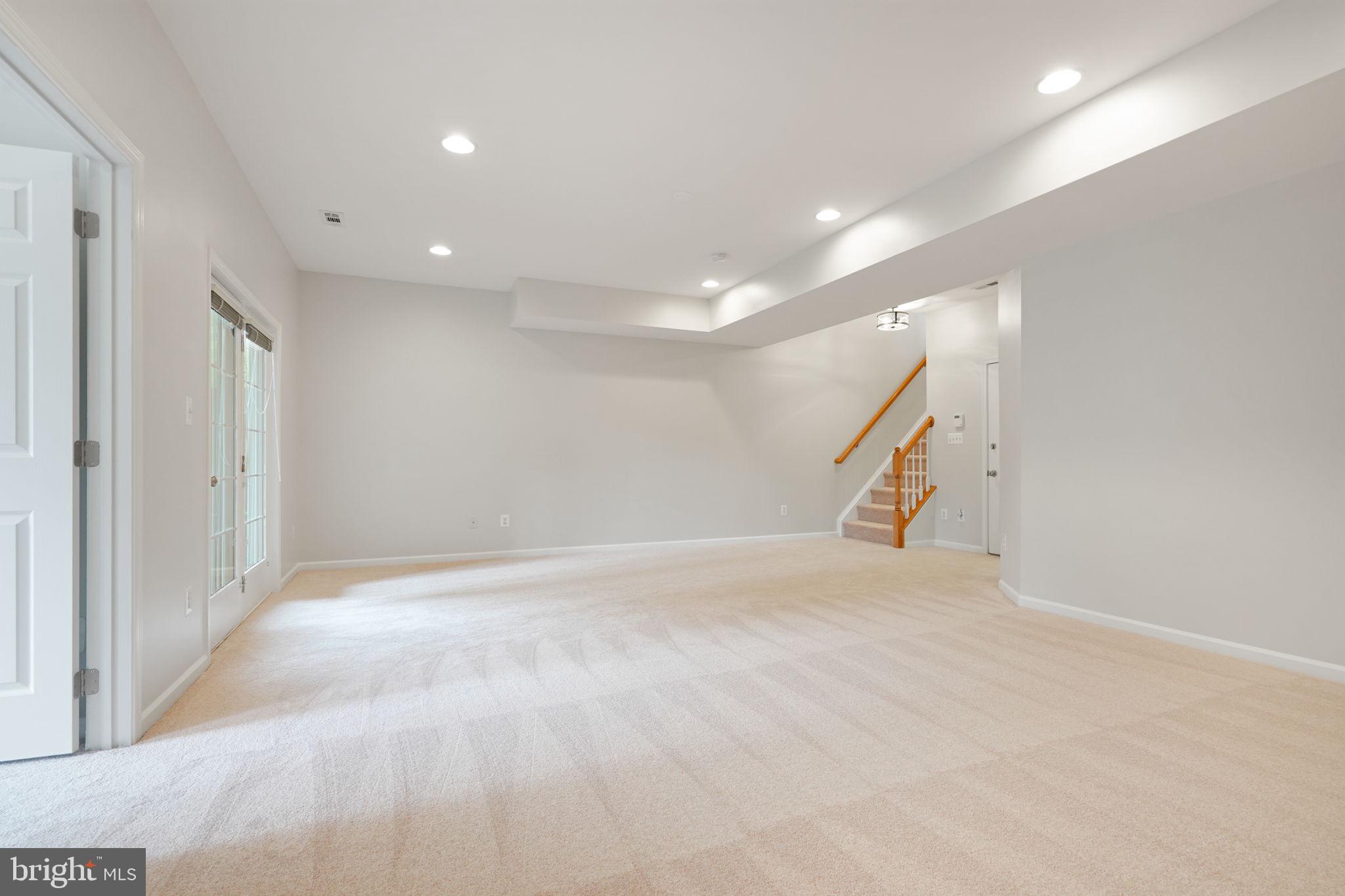 LOUDOUN VALLEY ESTATES - Residential