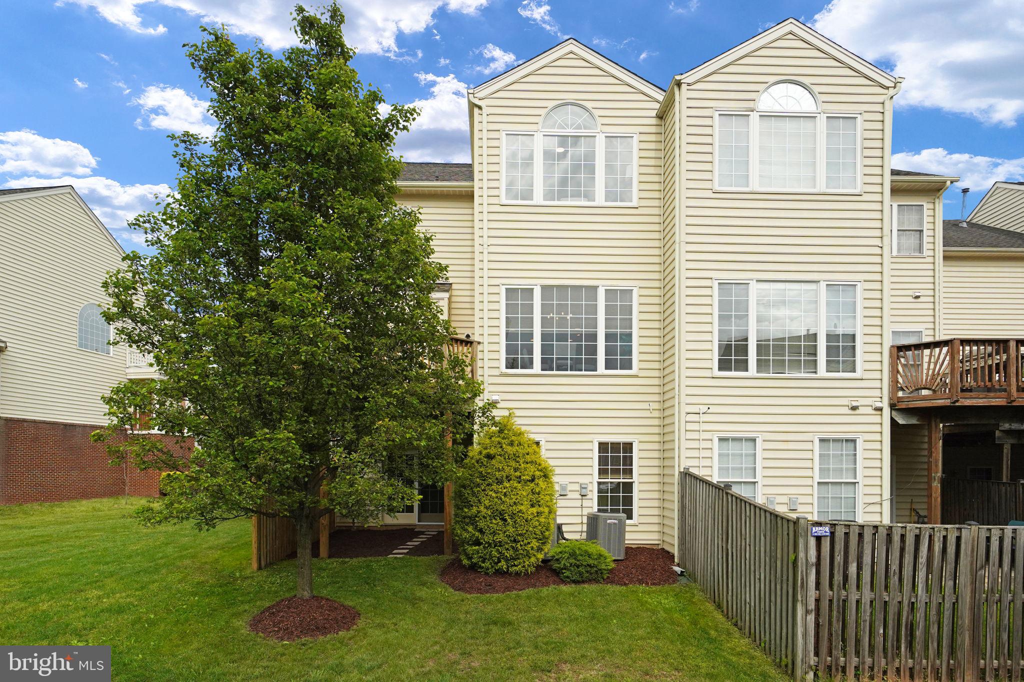 LOUDOUN VALLEY ESTATES - Residential