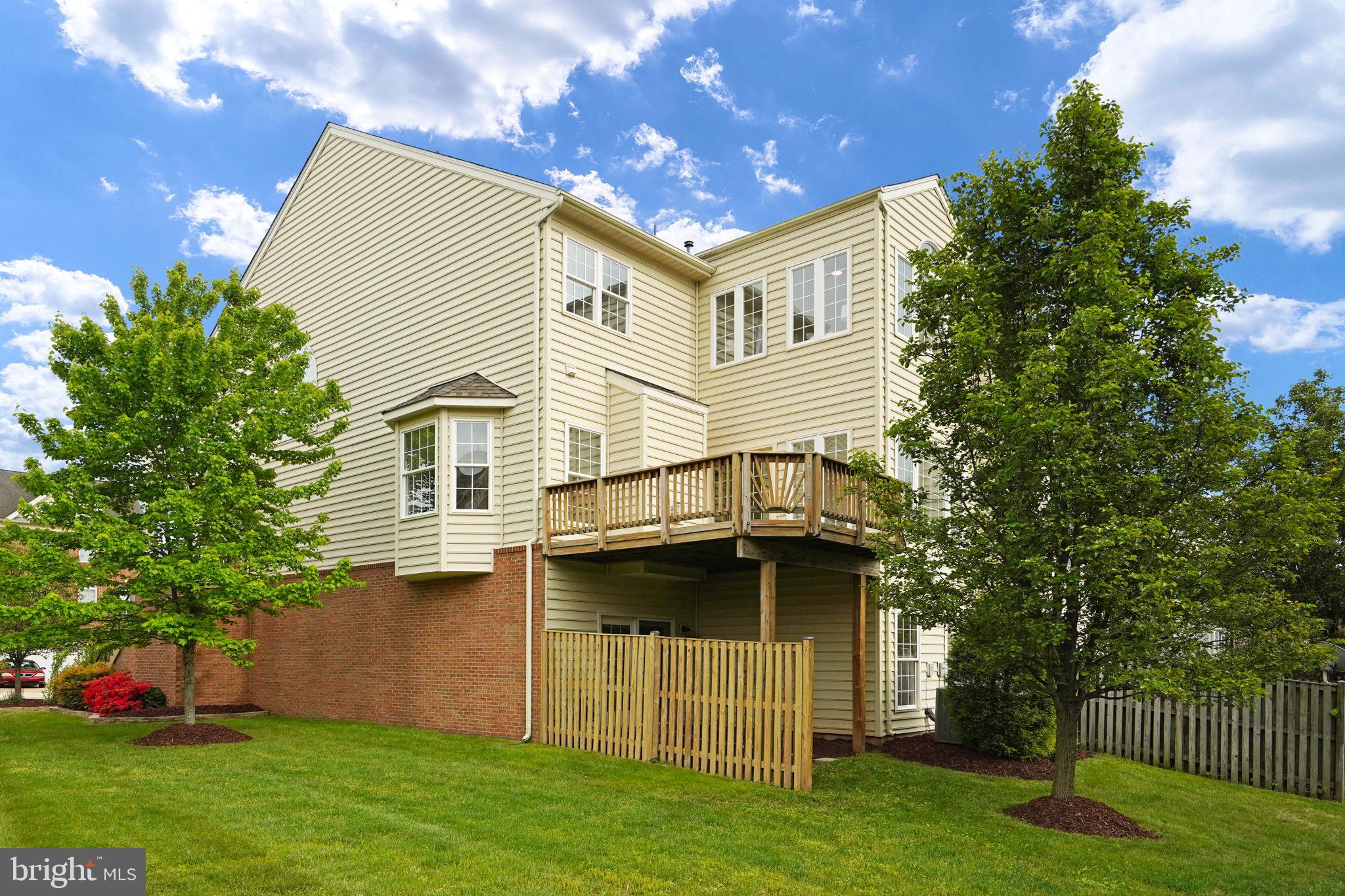 LOUDOUN VALLEY ESTATES - Residential