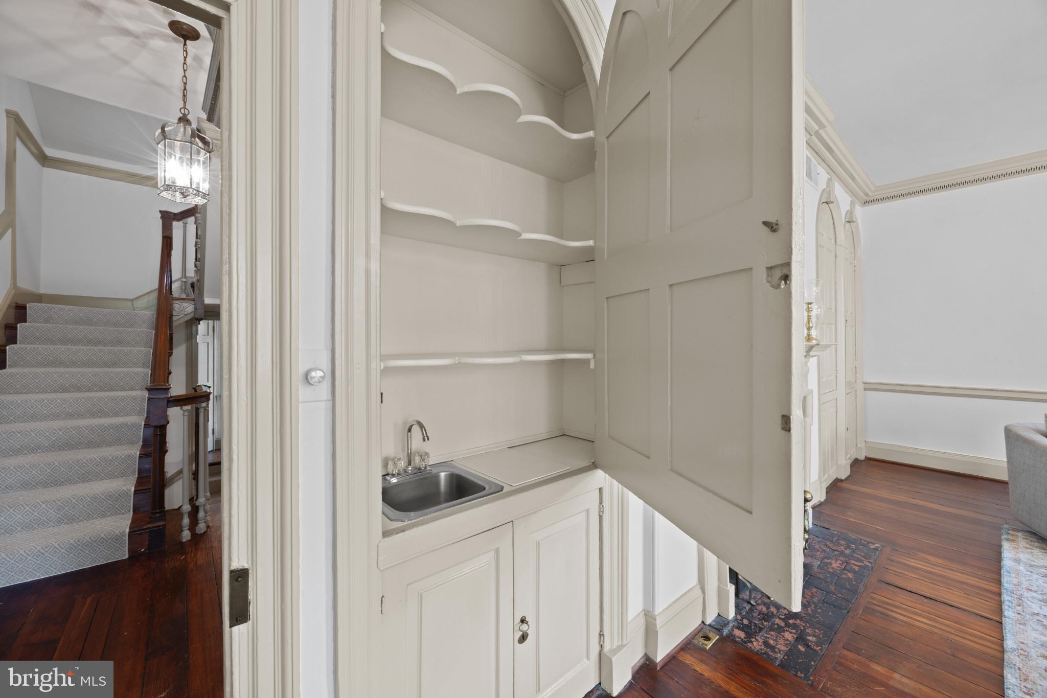 OLD TOWN ALEXANDRIA - Residential