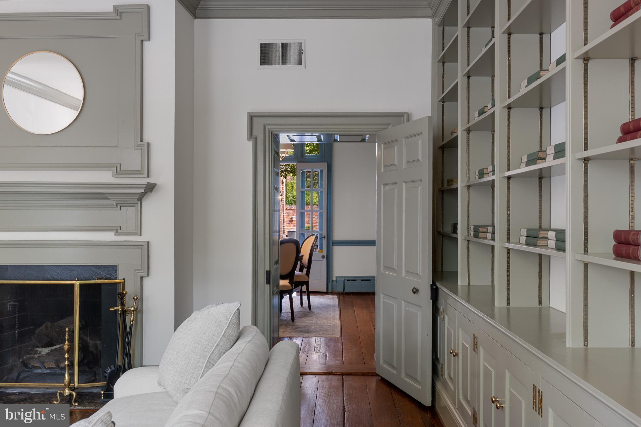 OLD TOWN ALEXANDRIA - Residential