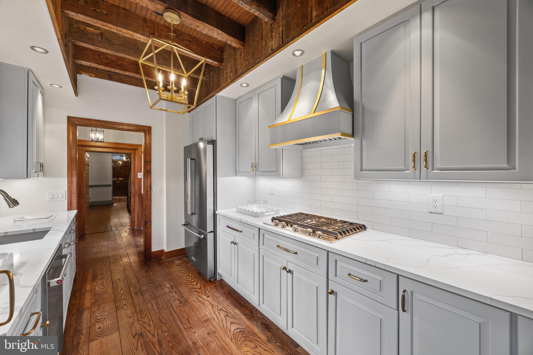 OLD TOWN ALEXANDRIA - Residential