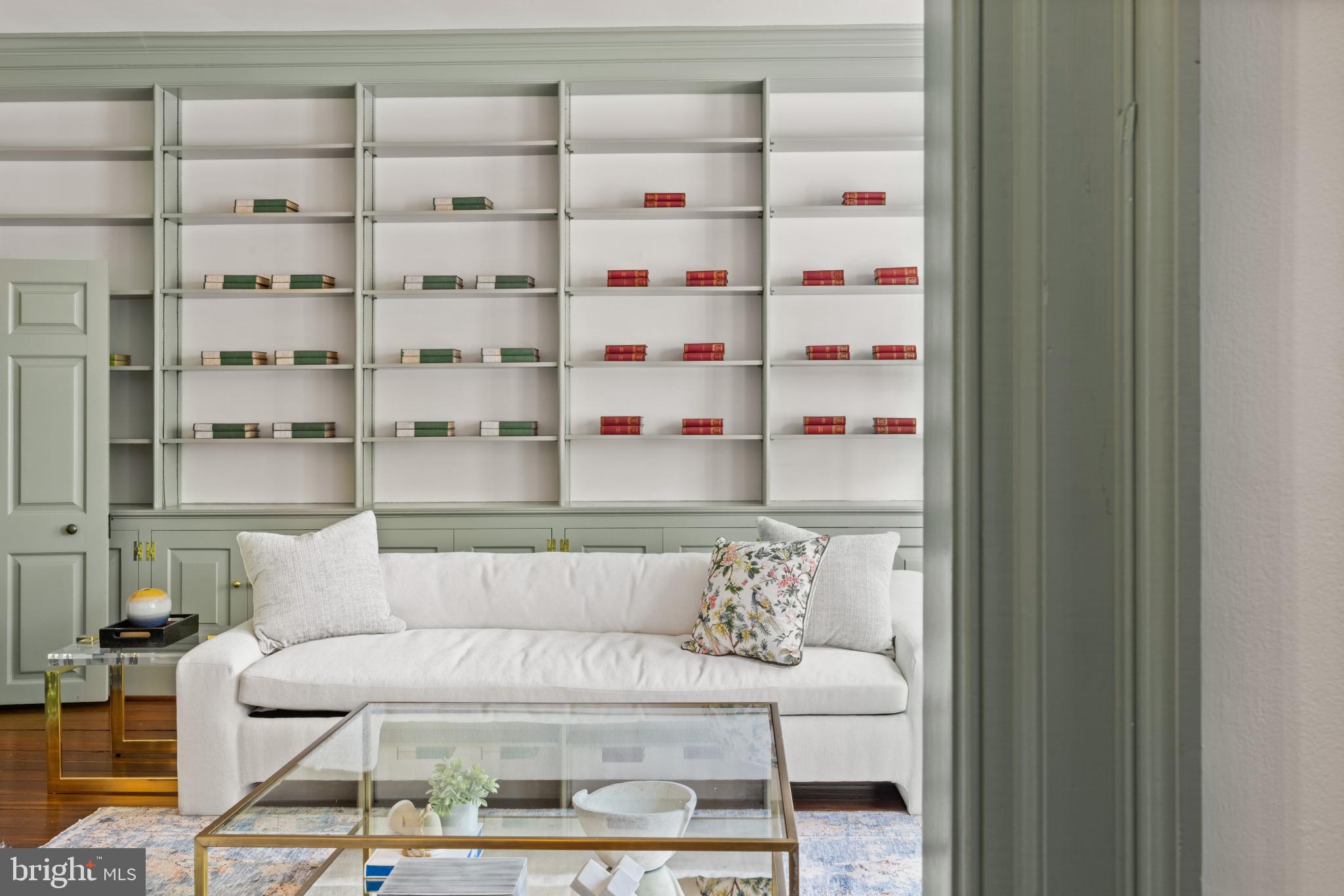 OLD TOWN ALEXANDRIA - Residential