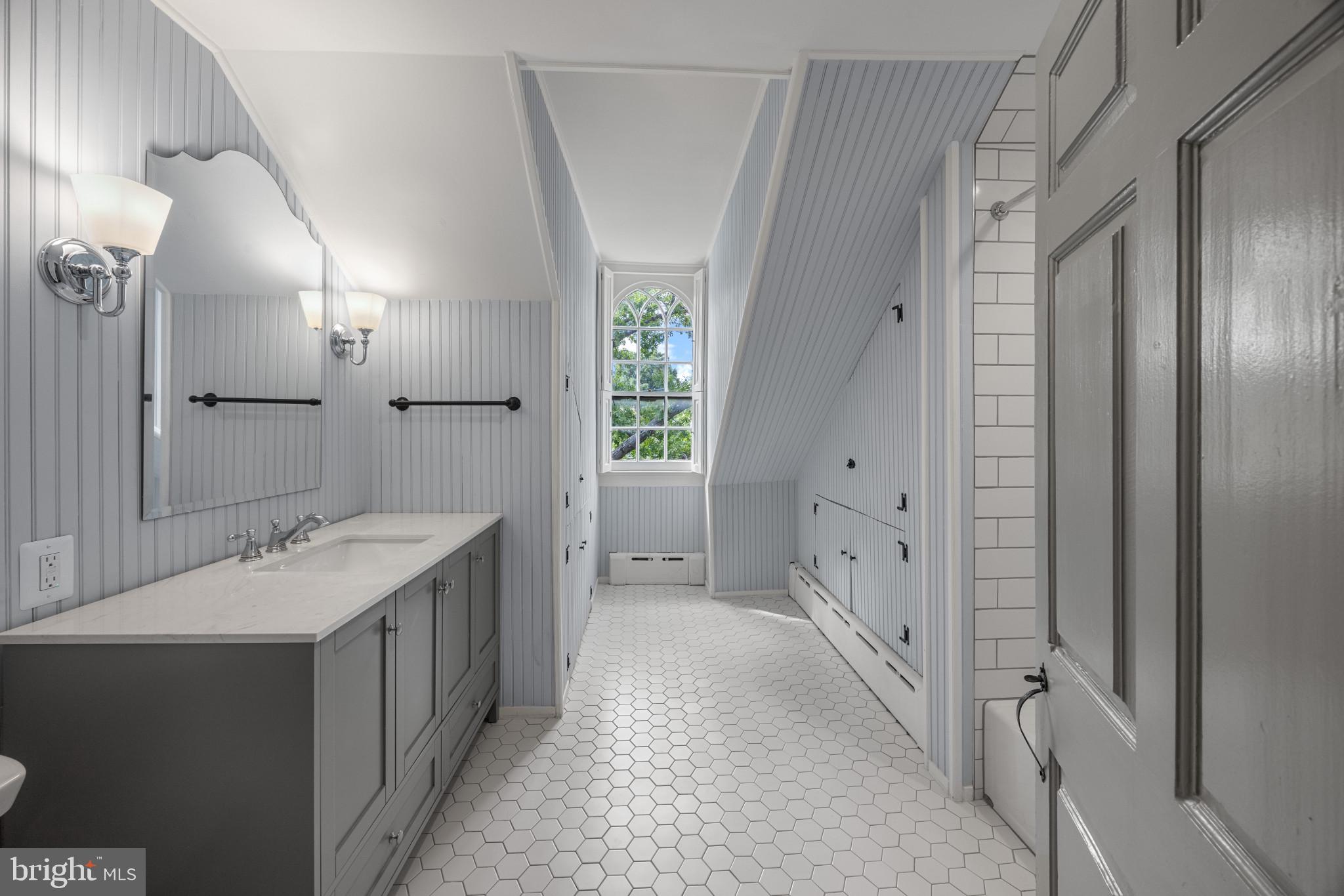 OLD TOWN ALEXANDRIA - Residential