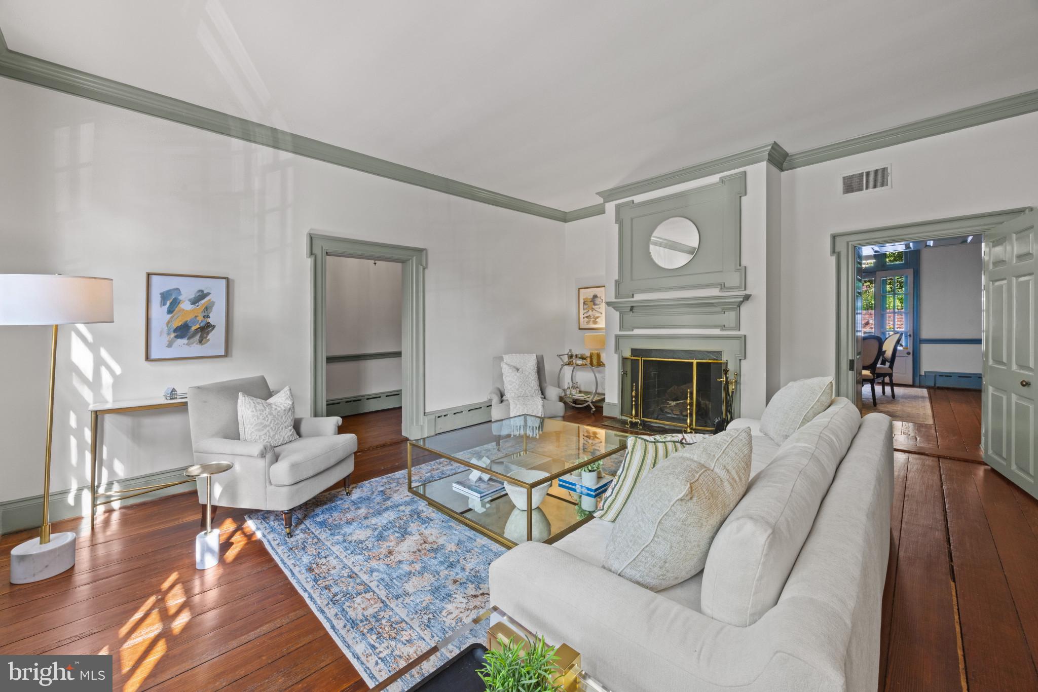 OLD TOWN ALEXANDRIA - Residential