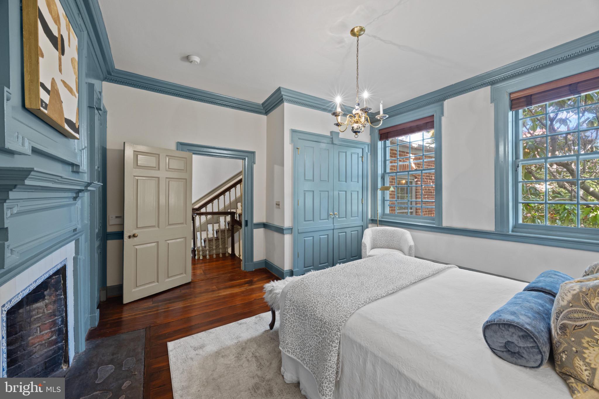 OLD TOWN ALEXANDRIA - Residential