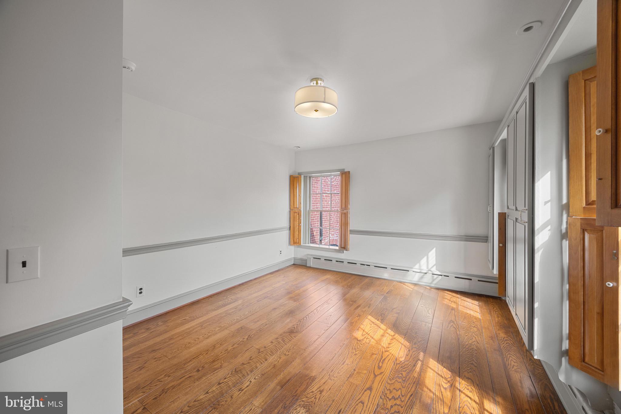 OLD TOWN ALEXANDRIA - Residential