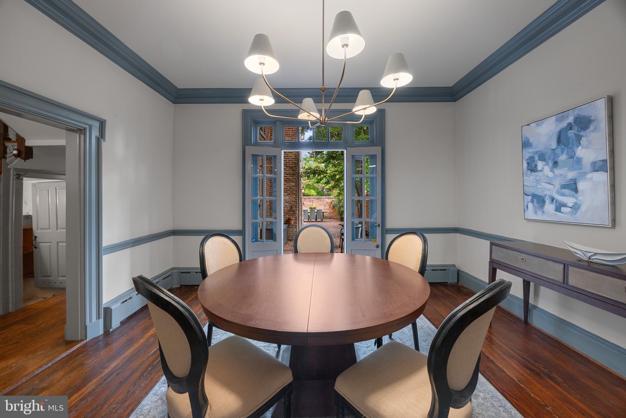 OLD TOWN ALEXANDRIA - Residential