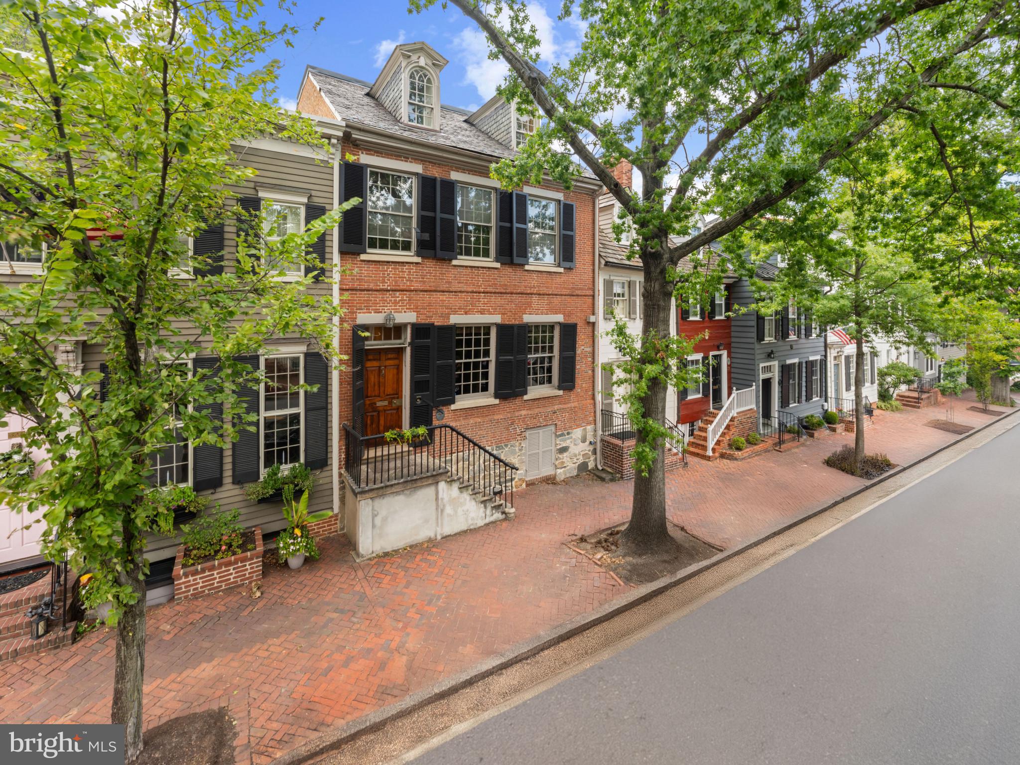OLD TOWN ALEXANDRIA - Residential