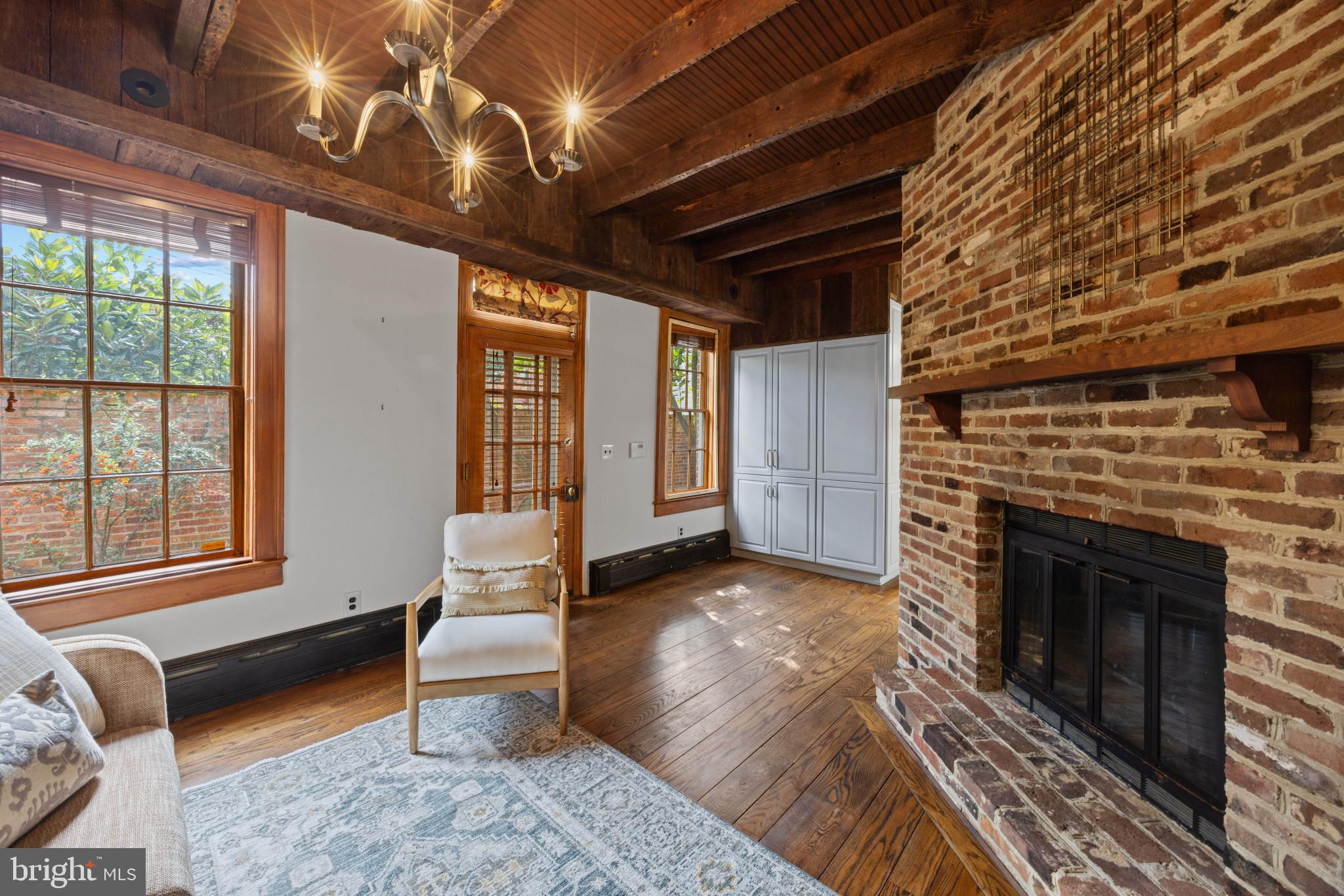 OLD TOWN ALEXANDRIA - Residential