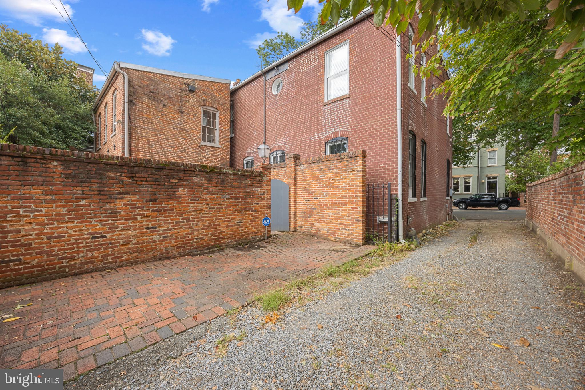 OLD TOWN ALEXANDRIA - Residential