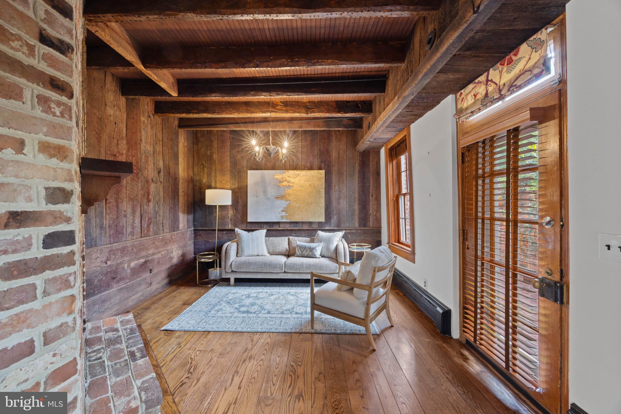 OLD TOWN ALEXANDRIA - Residential