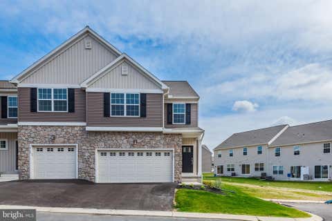 Townhouse For Rent - 1714 Shady Lane<br/> MECHANICSBURG, PA 17055