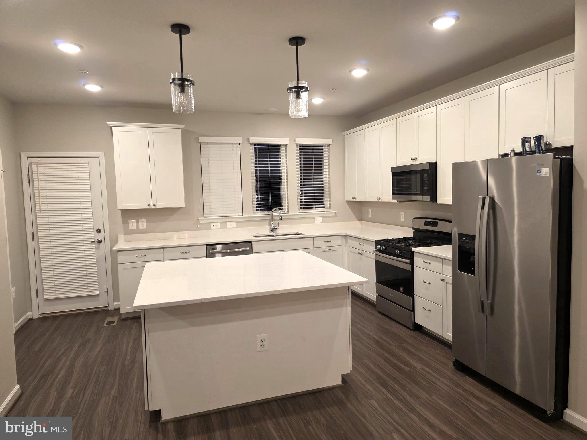 LAUREL - Residential Lease