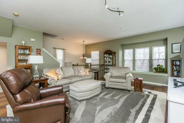 TWIN ARCH CROSSING - Residential