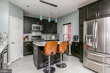 TWIN ARCH CROSSING - Residential