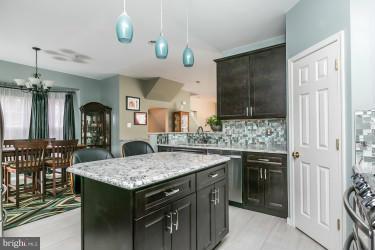 TWIN ARCH CROSSING - Residential