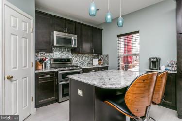 TWIN ARCH CROSSING - Residential