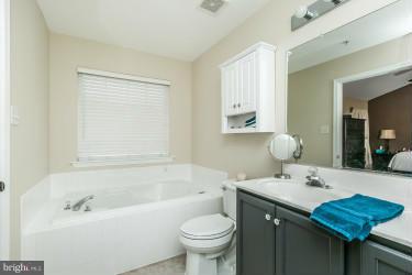 TWIN ARCH CROSSING - Residential