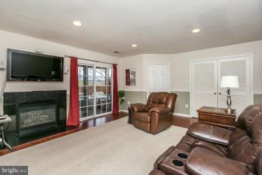 TWIN ARCH CROSSING - Residential