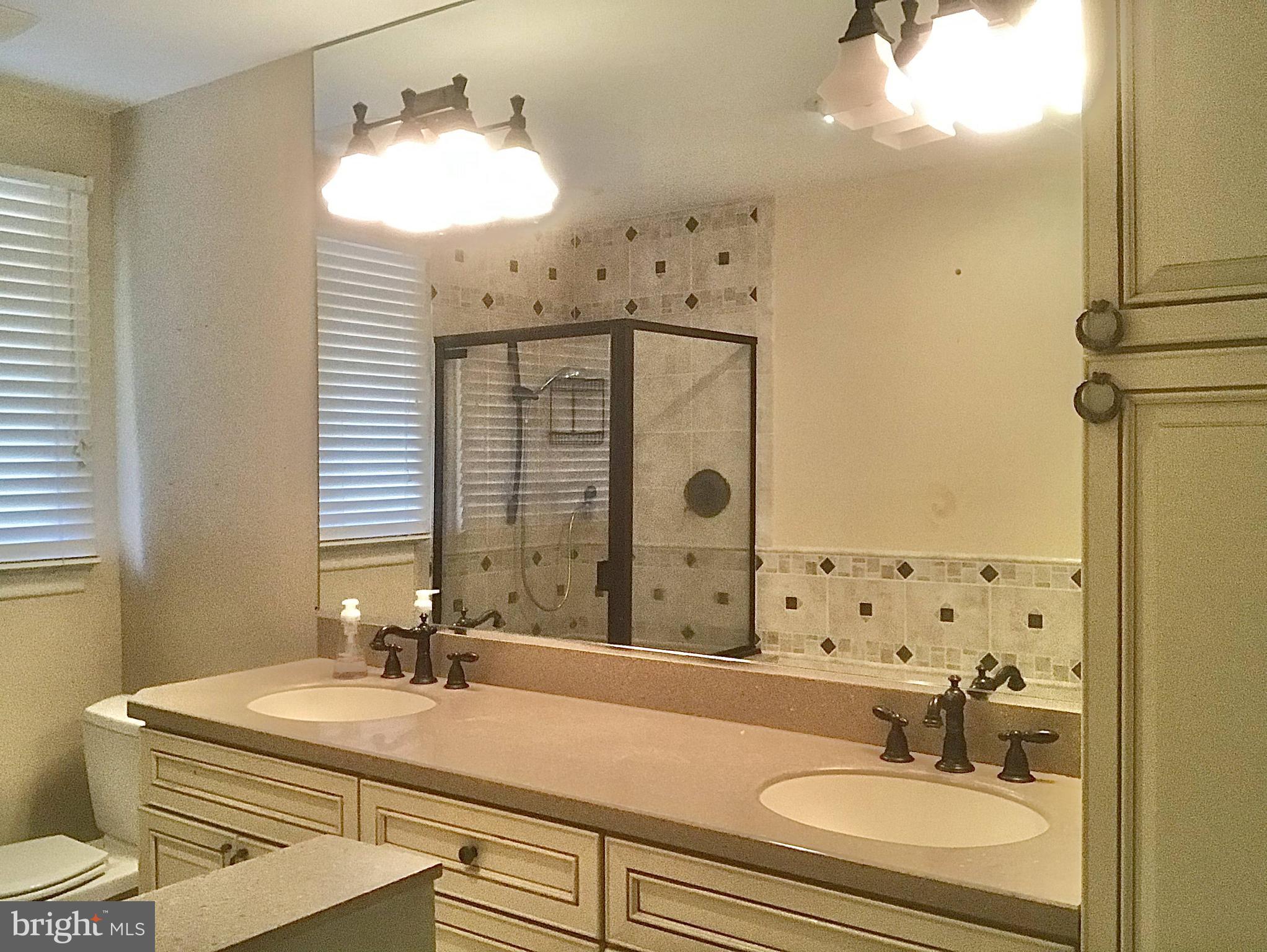 MICHAELTON MANOR - Residential