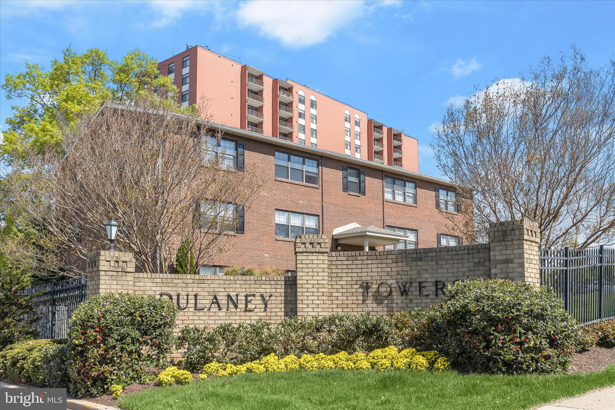 DULANEY VALLEY GARDENS - Residential
