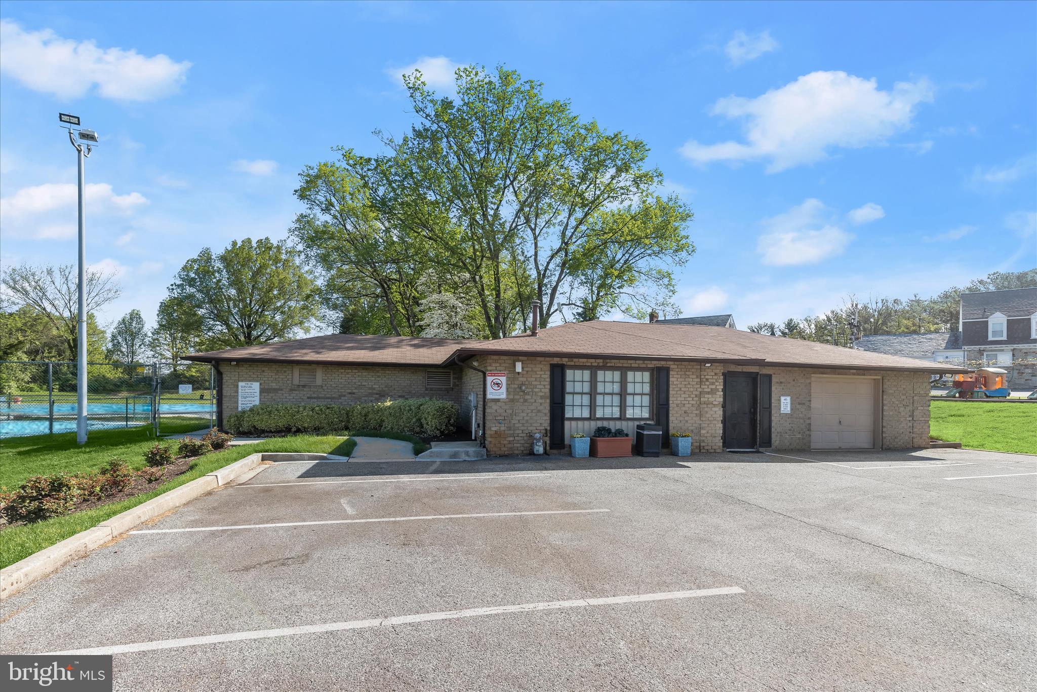 DULANEY VALLEY GARDENS - Residential