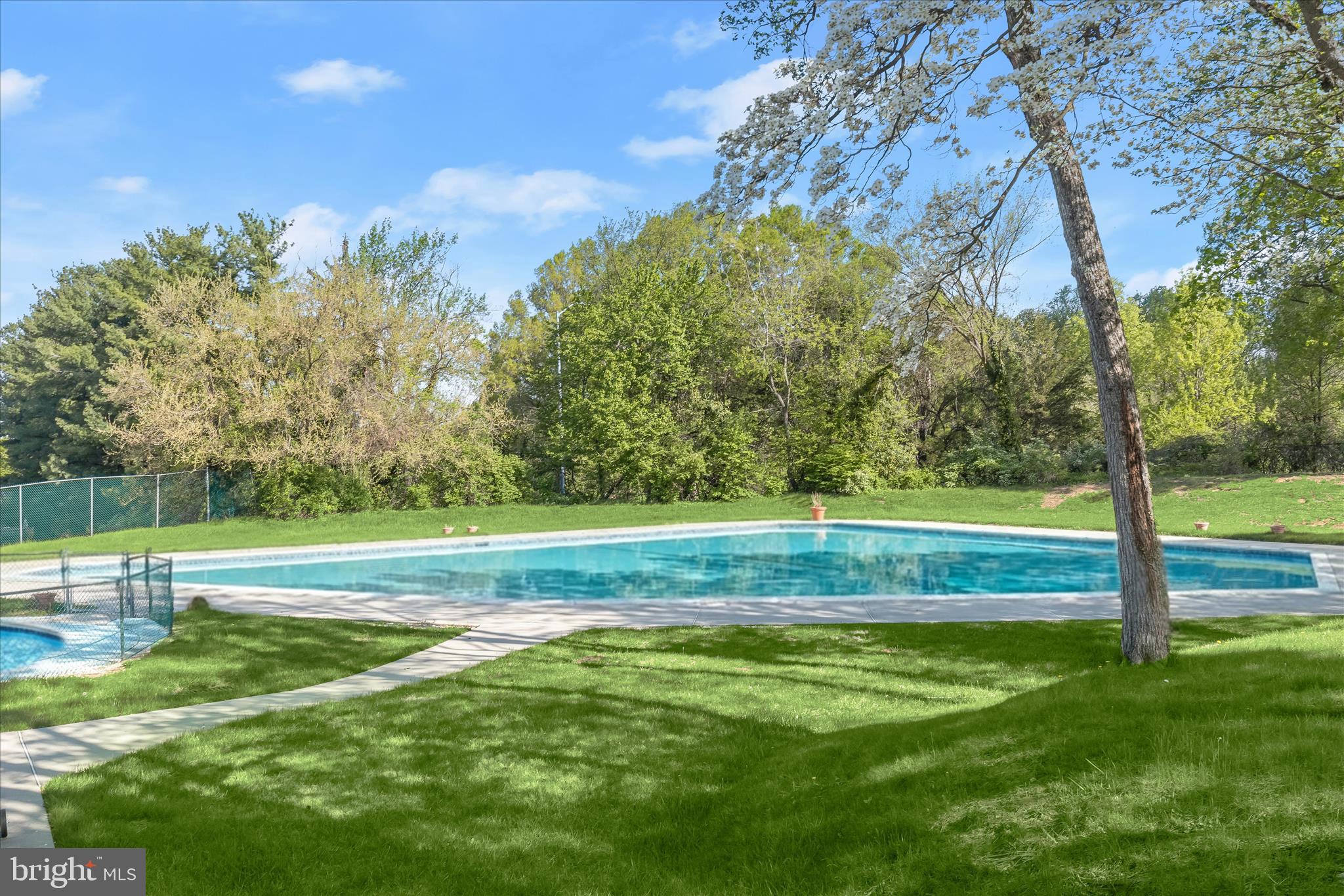 DULANEY VALLEY GARDENS - Residential