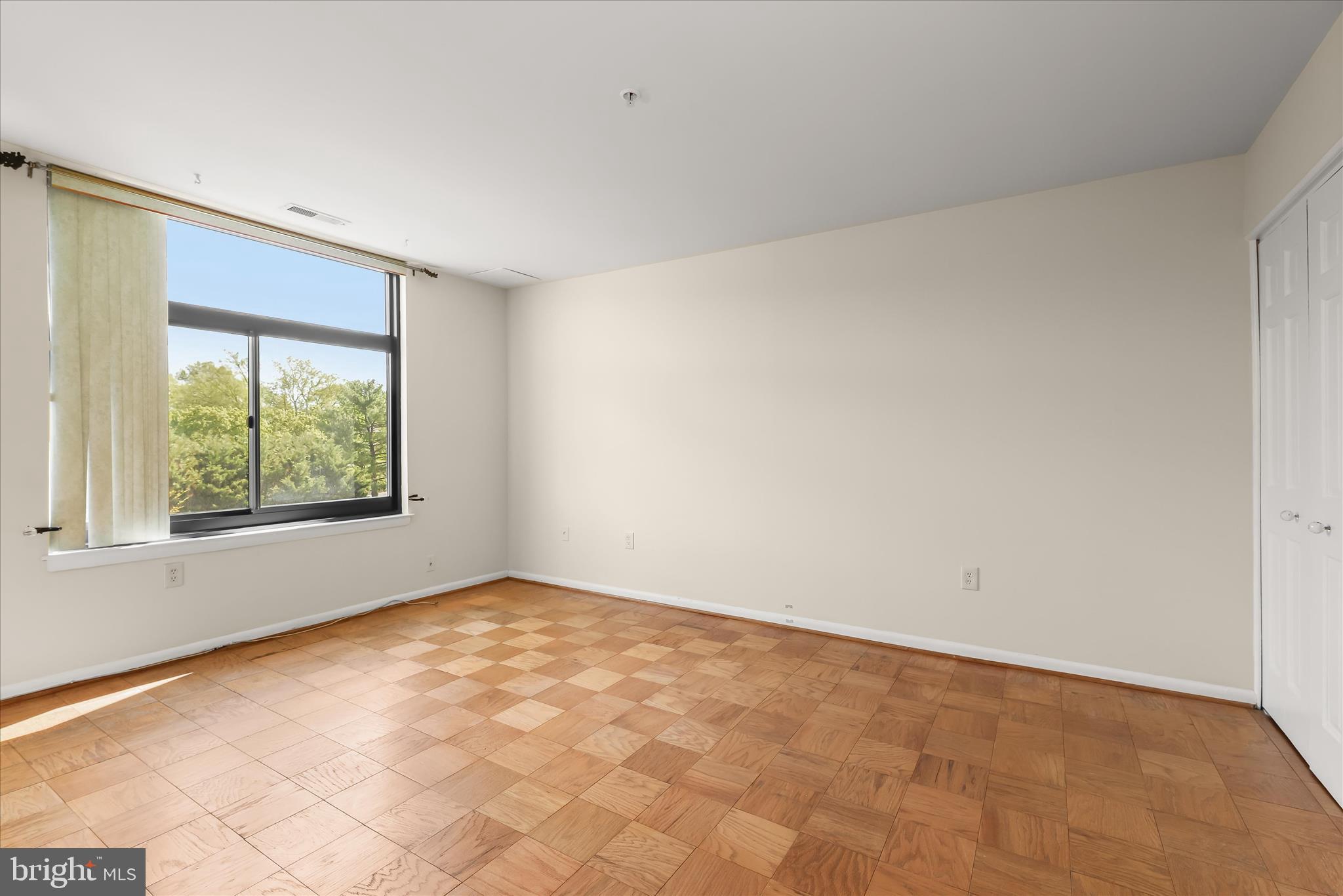 DULANEY VALLEY GARDENS - Residential