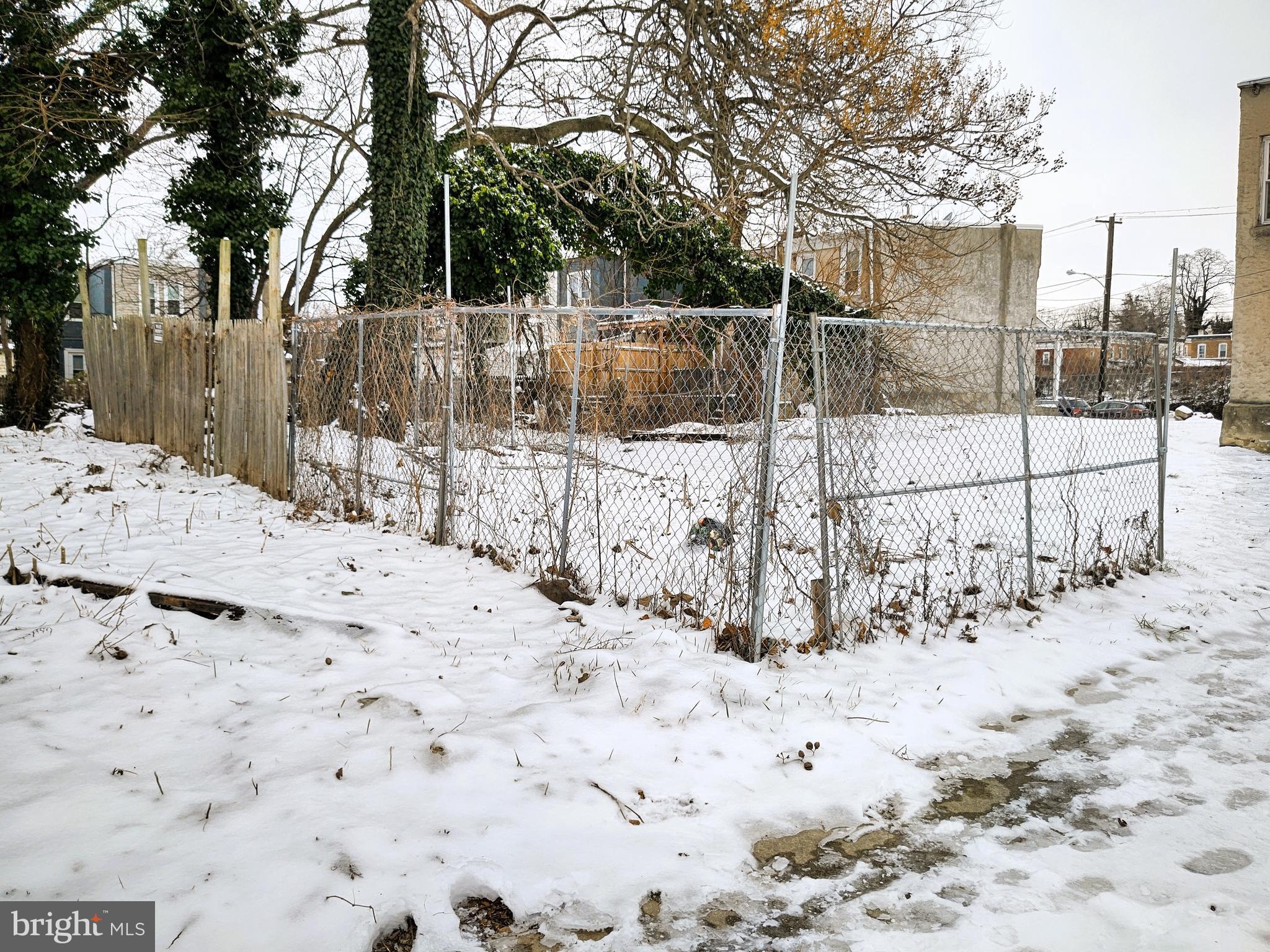 GERMANTOWN (EAST) - Land