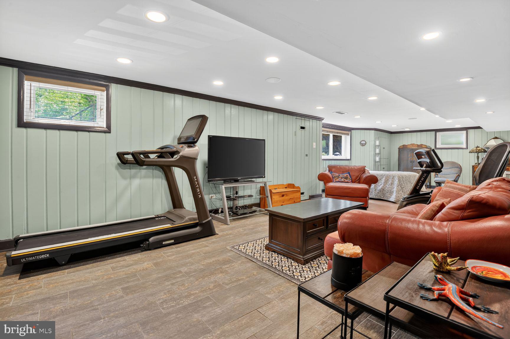 HUNTINGTON TERRACE - Residential