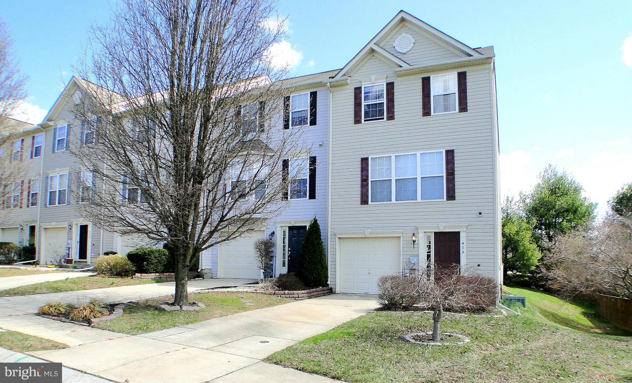 CONSTANT FRIENDSHIP - Residential