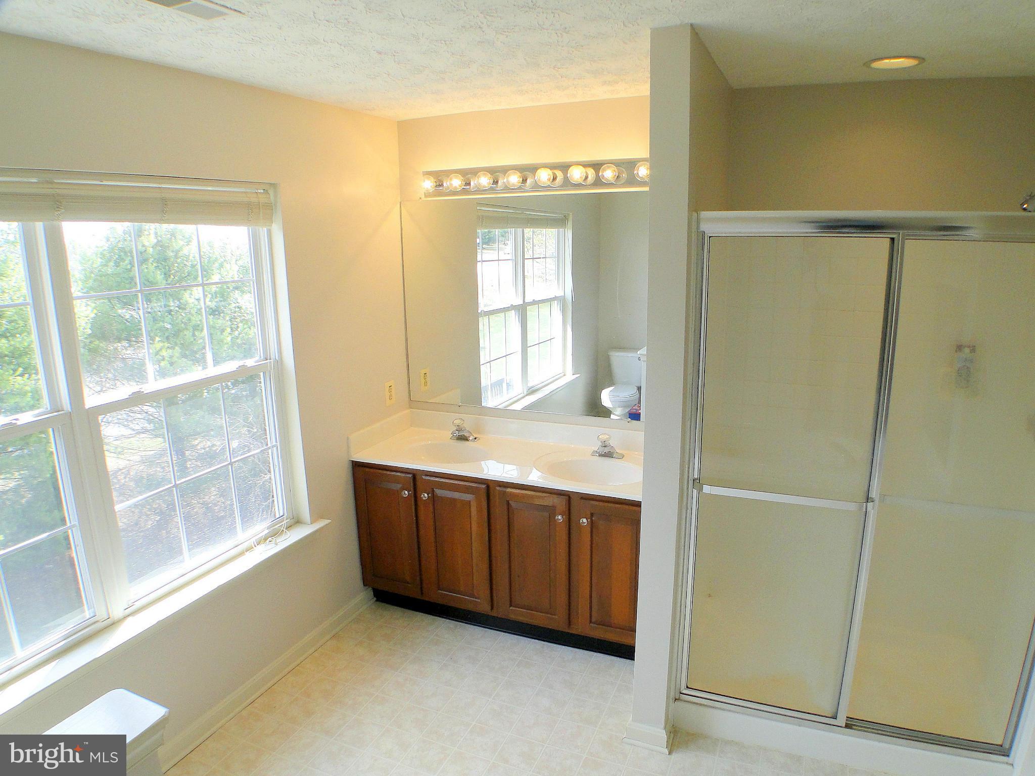 CONSTANT FRIENDSHIP - Residential