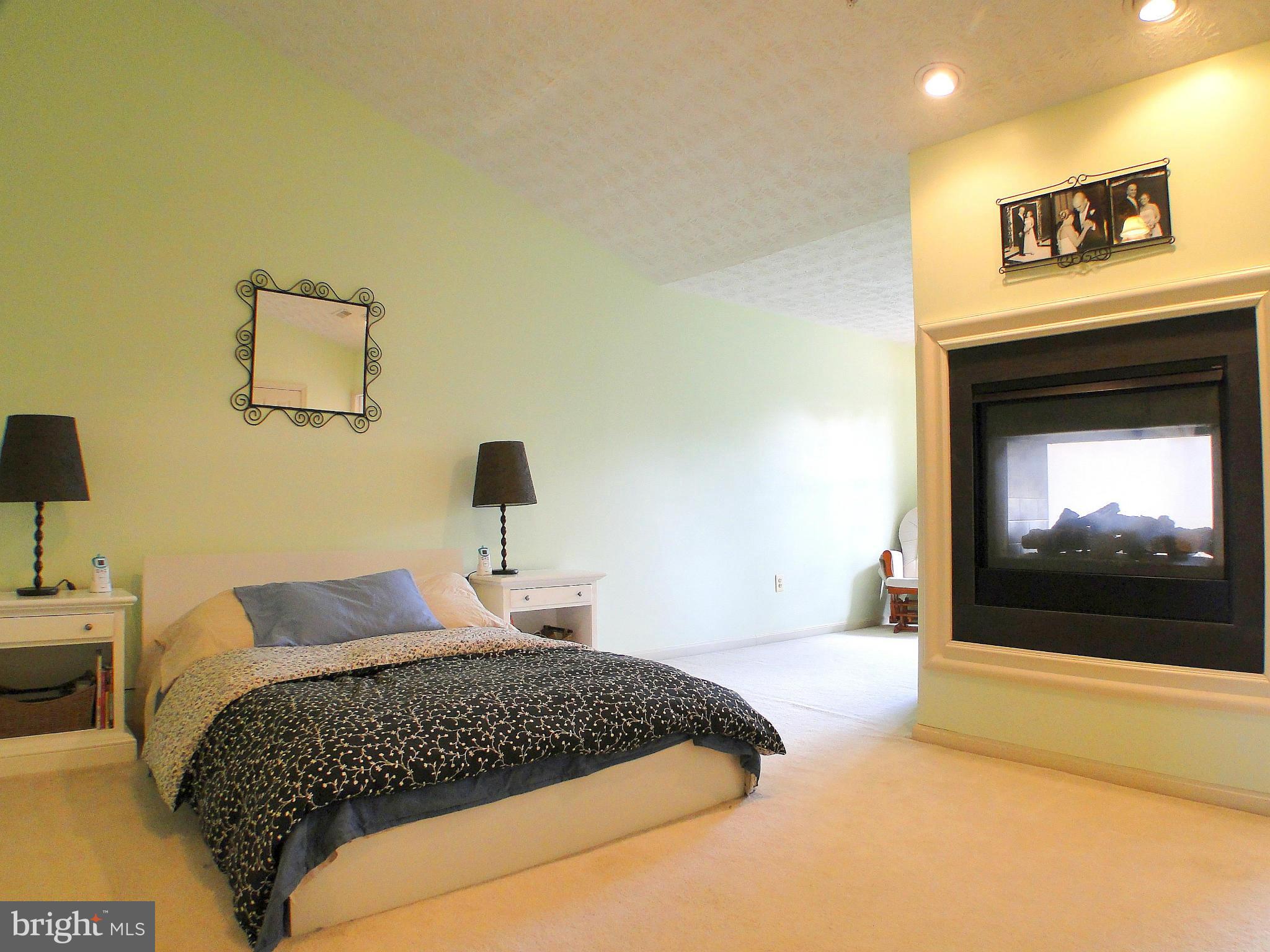 CONSTANT FRIENDSHIP - Residential