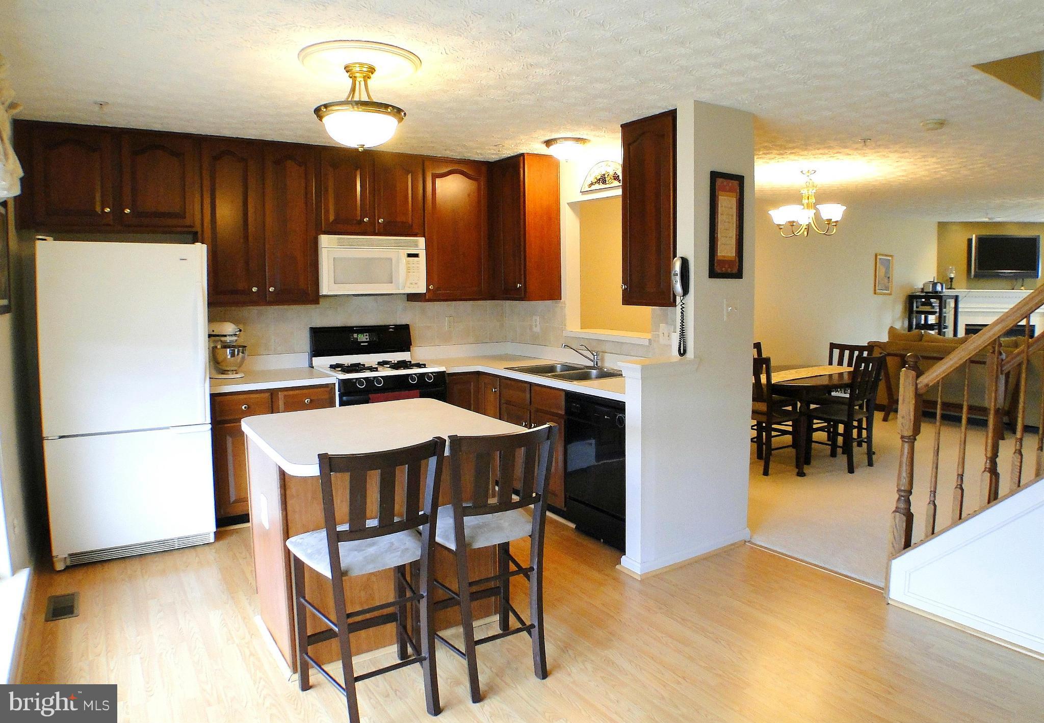 CONSTANT FRIENDSHIP - Residential