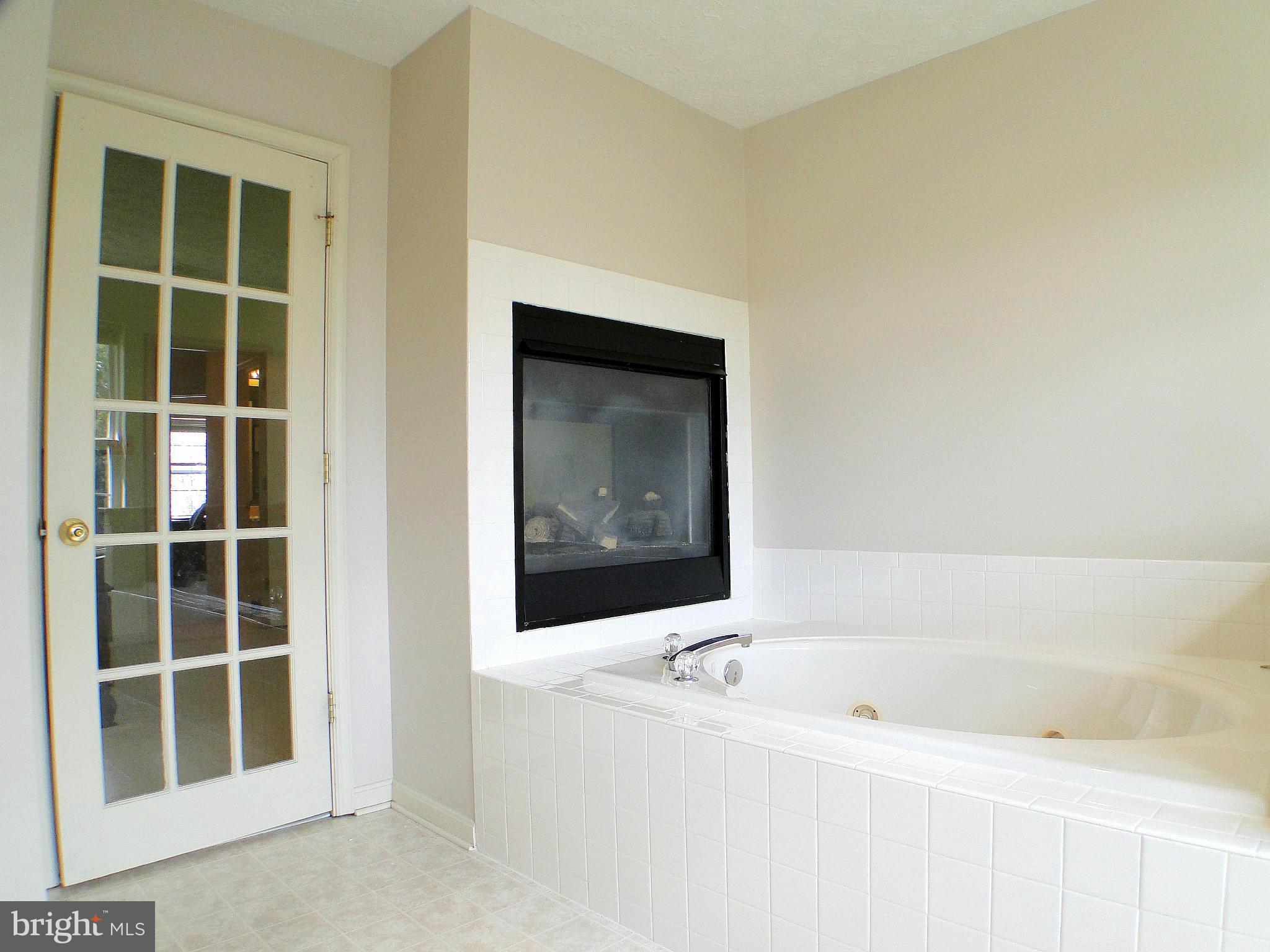 CONSTANT FRIENDSHIP - Residential