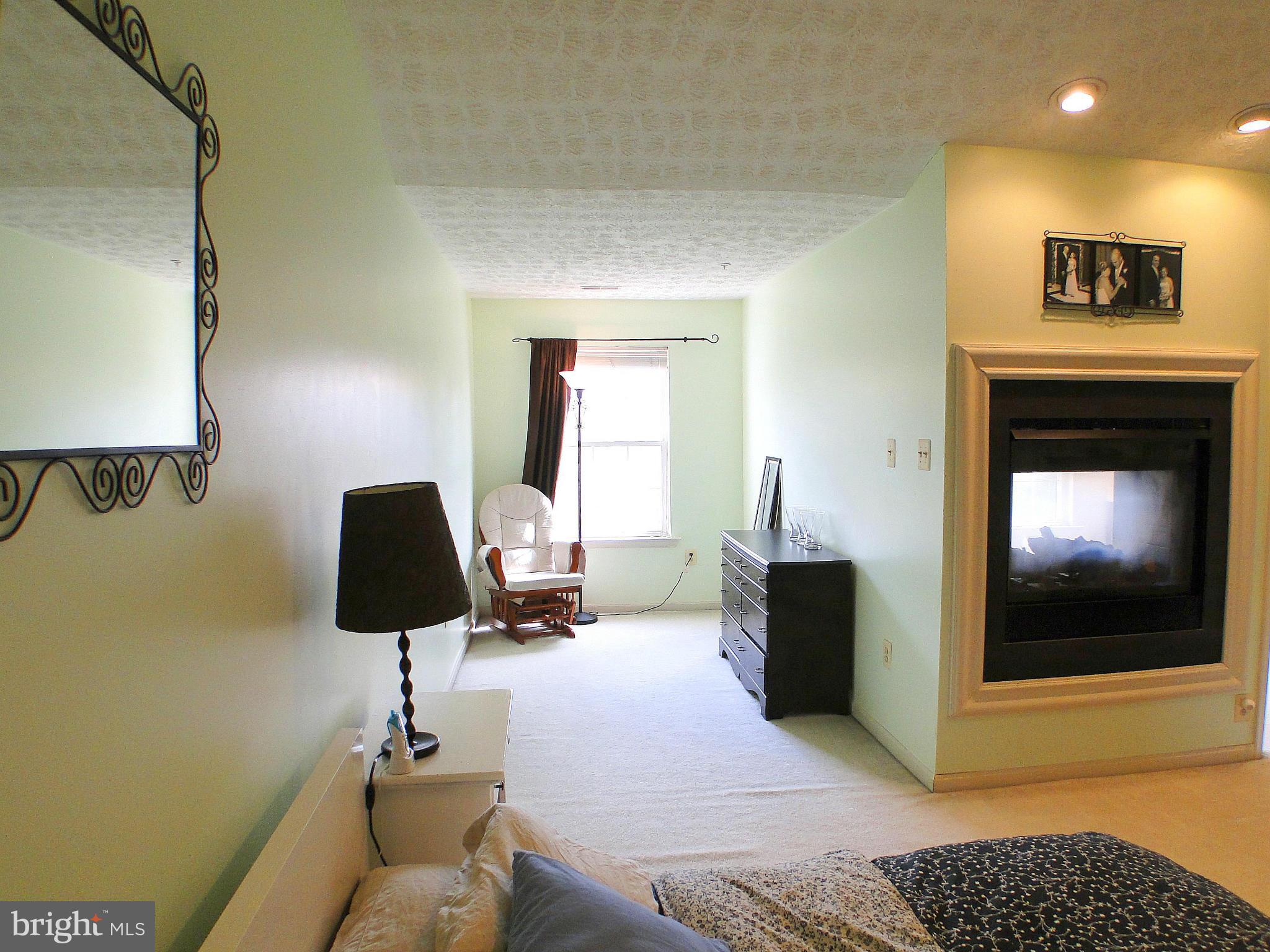 CONSTANT FRIENDSHIP - Residential