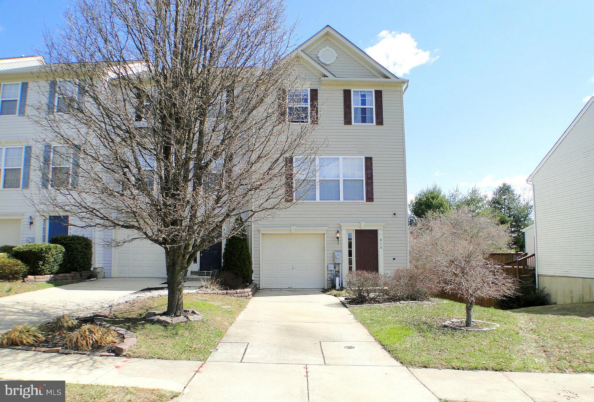 CONSTANT FRIENDSHIP - Residential