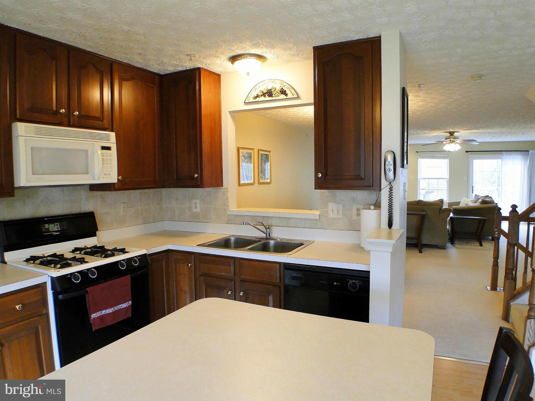 CONSTANT FRIENDSHIP - Residential