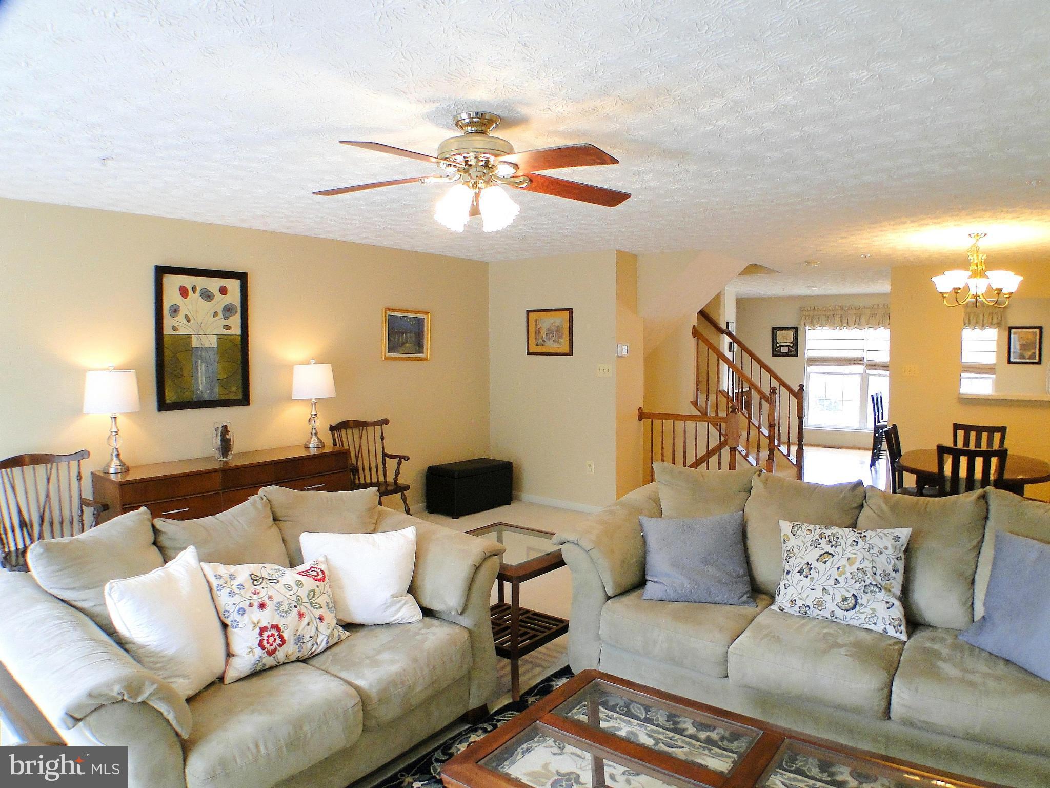 CONSTANT FRIENDSHIP - Residential