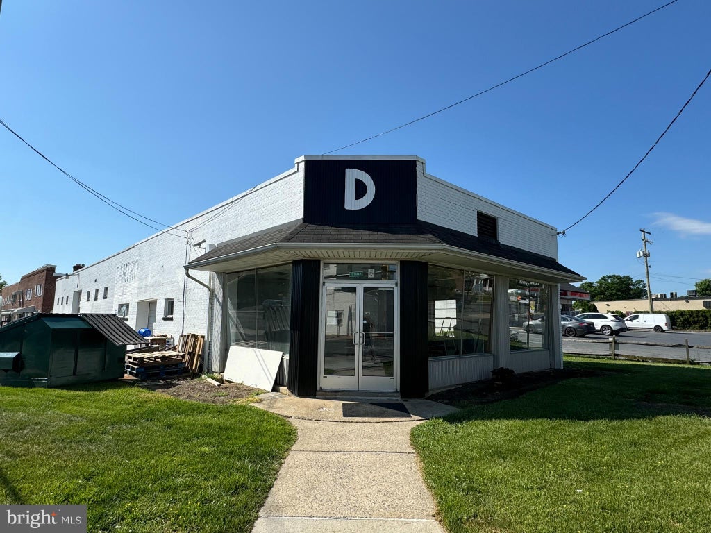 Photo of 858 Manor Street, LANCASTER, PA 17603 (MLS # PALA2089934)